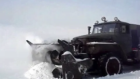 Д-902 Шнекоротор на базе УРАЛ-375 с двигателем ЗИЛ-375