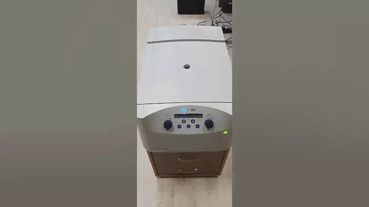Центрифуга Eppendorf 5702R с охлаждением